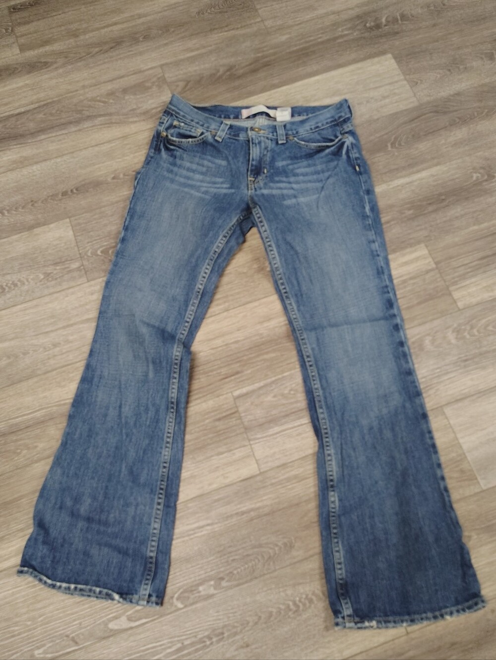 Women's Vintage Old Navy Ultra Low-Rise Flare Jeans Size 6